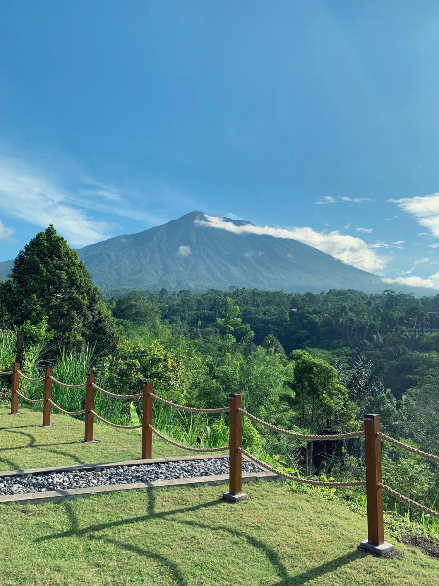 Besakih Homestay & Villa Экстерьер фото