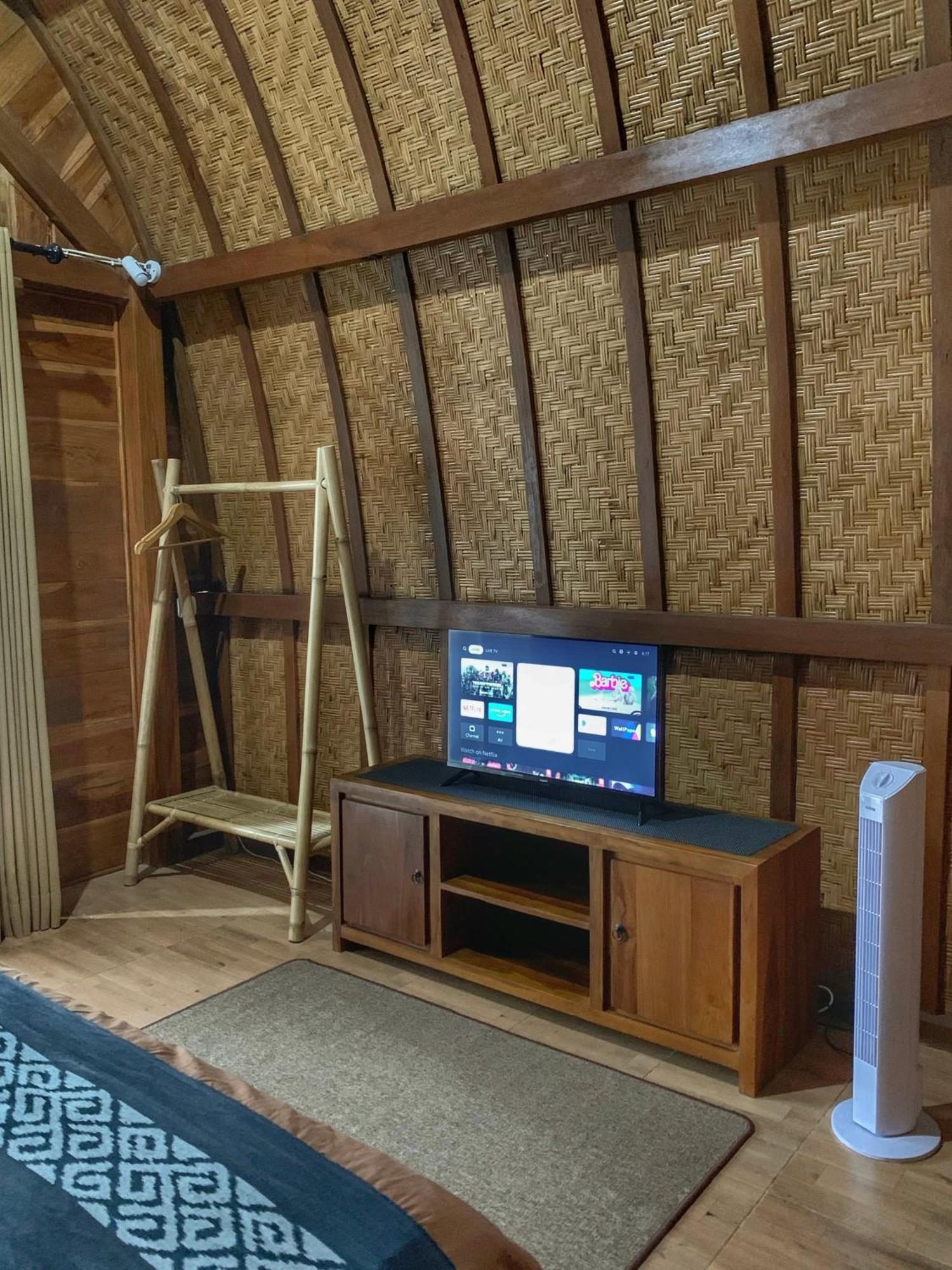 Besakih Homestay & Villa Экстерьер фото